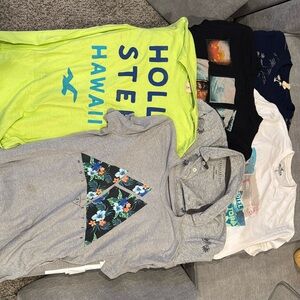 A lot of six Hawaiian theme shirts size medium